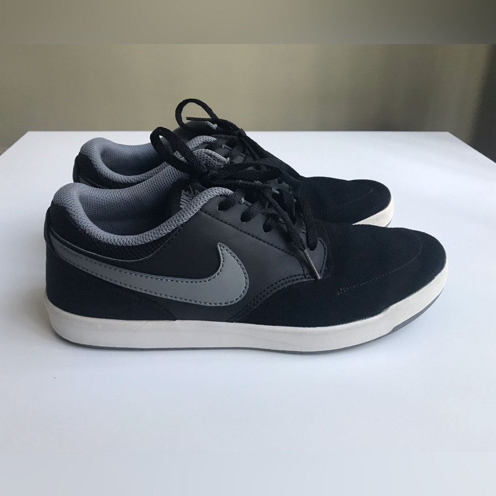 Nike Kids Black & Gray Low-Top Sneakers